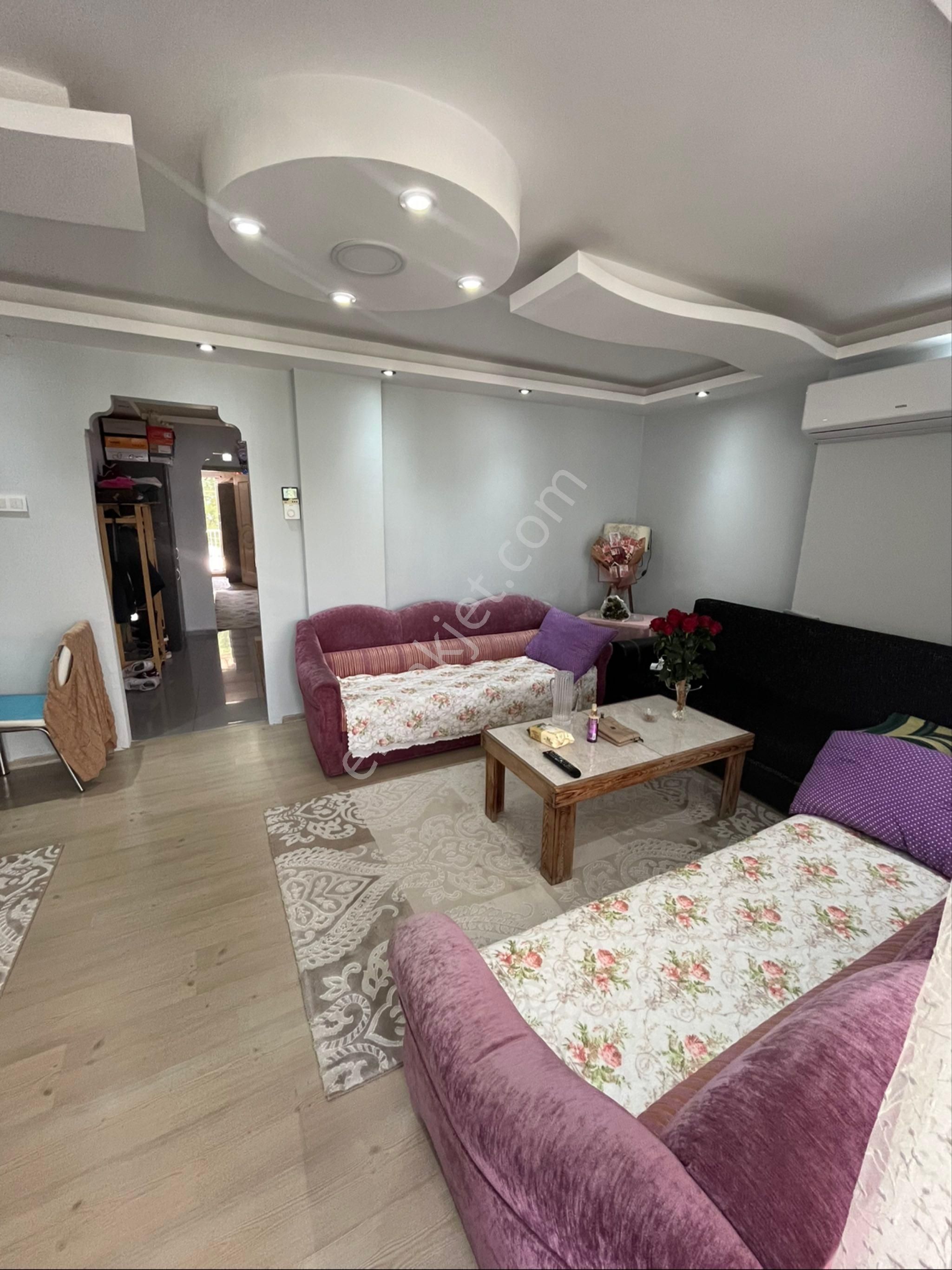 Ogün'den Güzelyalı Merkezde Cift Teras Dogalgazlı Full Yapılı Satılık Daire