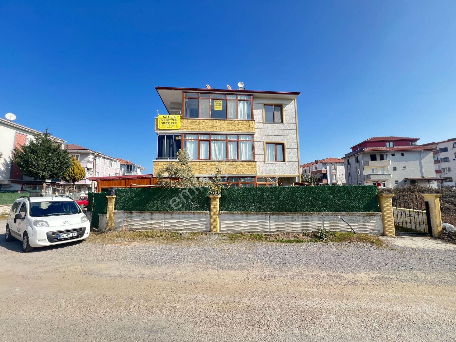 Karasu Bir Başka Güzel Köşe Önü Acık Kombili Katta Güney Cepe.