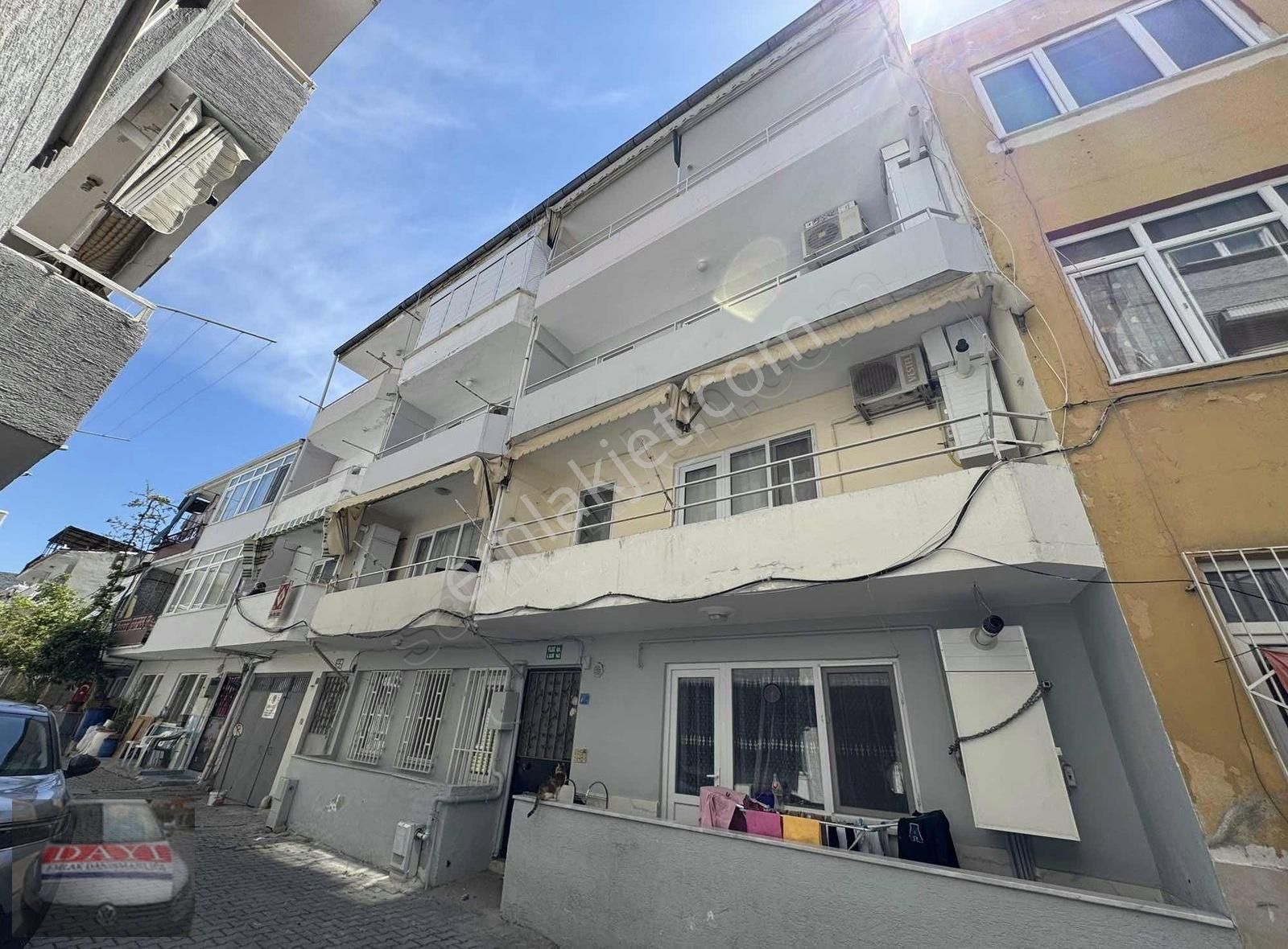 Dayı Emlaktan Kumla Da Denize 50 Metre Kombili Daire