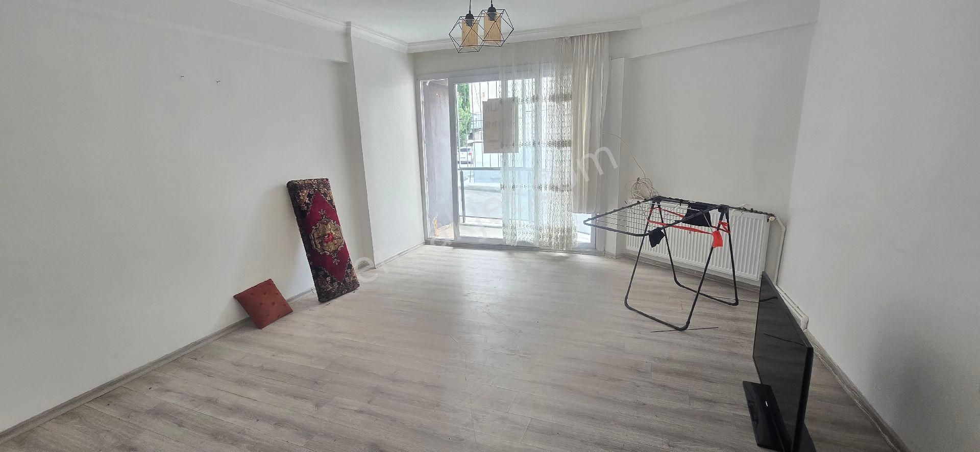 Buca Yeşilbağlarda Kiralık 2+1 Doğalgazlı Daire