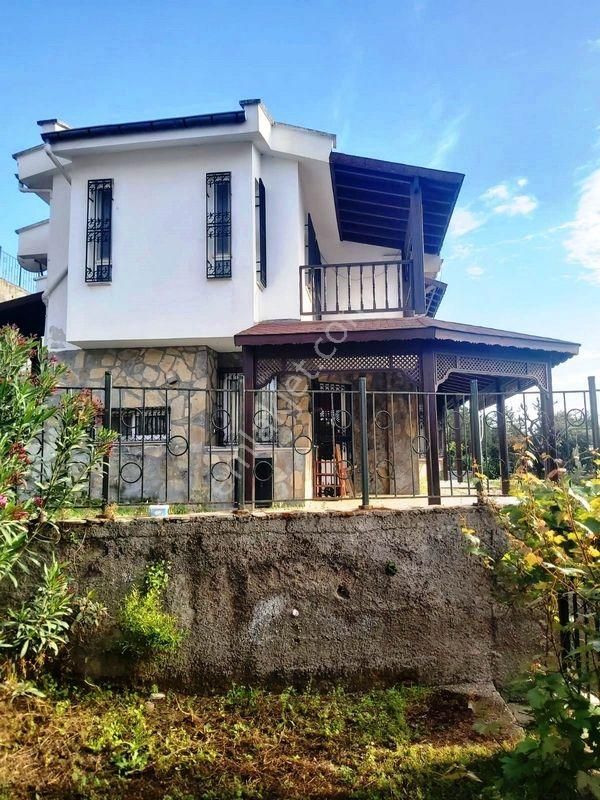 Milas Kıyıkışlacık'ta Deniz Manzaralı Satılık İkiz Villa