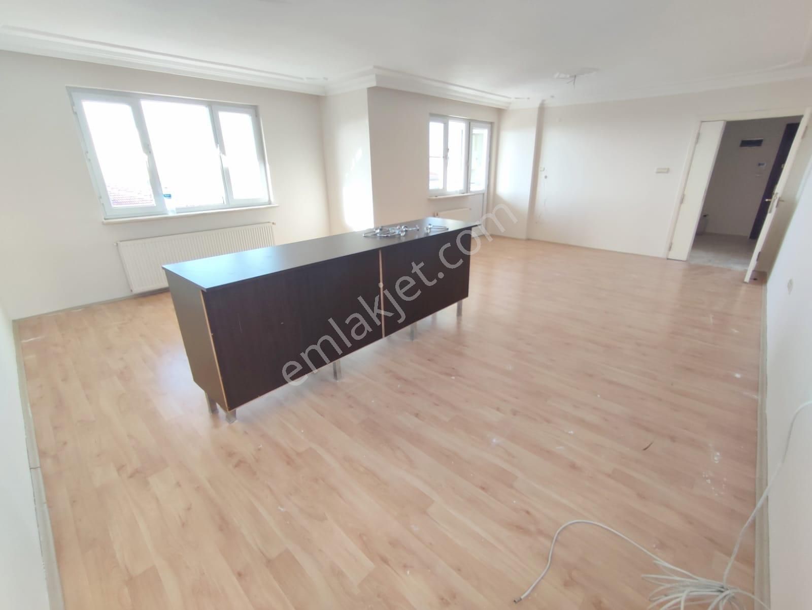Kültür Mah. Site İçi Arakat 3+1 Kiralık Daire