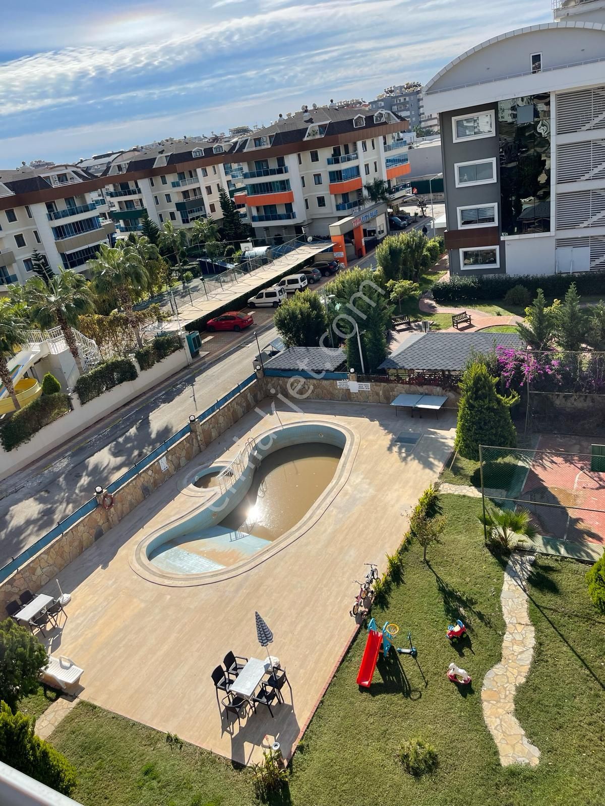 Fmk Real Estate Oba Koçtaş Arkası Site İçi Geniş Havuzlu Satılık