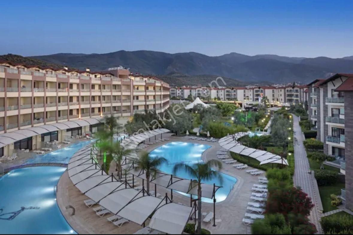 Re/max İnci'den Güre İkra Evlerinde Satılık Devremülk