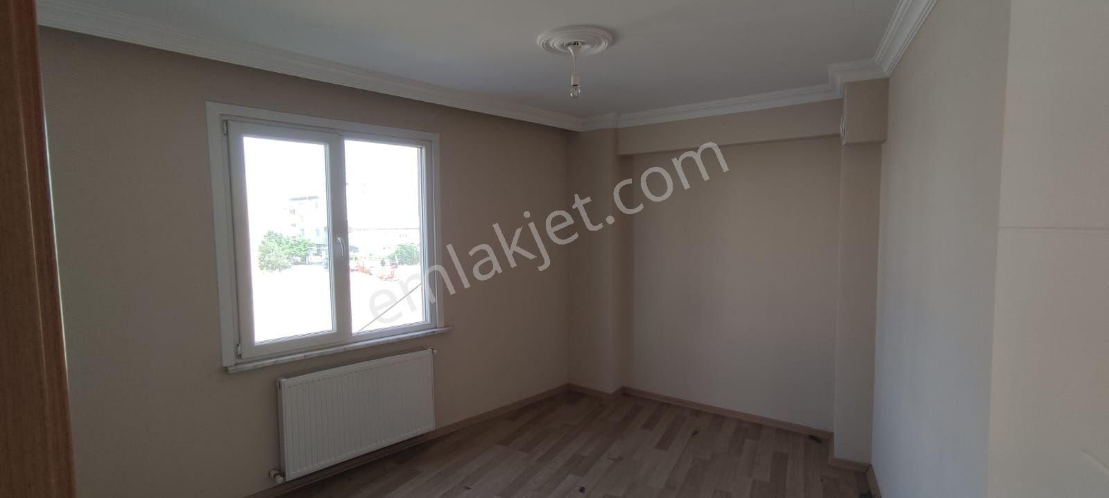 Cumhuriyet Mahallesinde Bülent Ecevit Bulvarına Yakın Ara Kat2+1 Satılık Daire