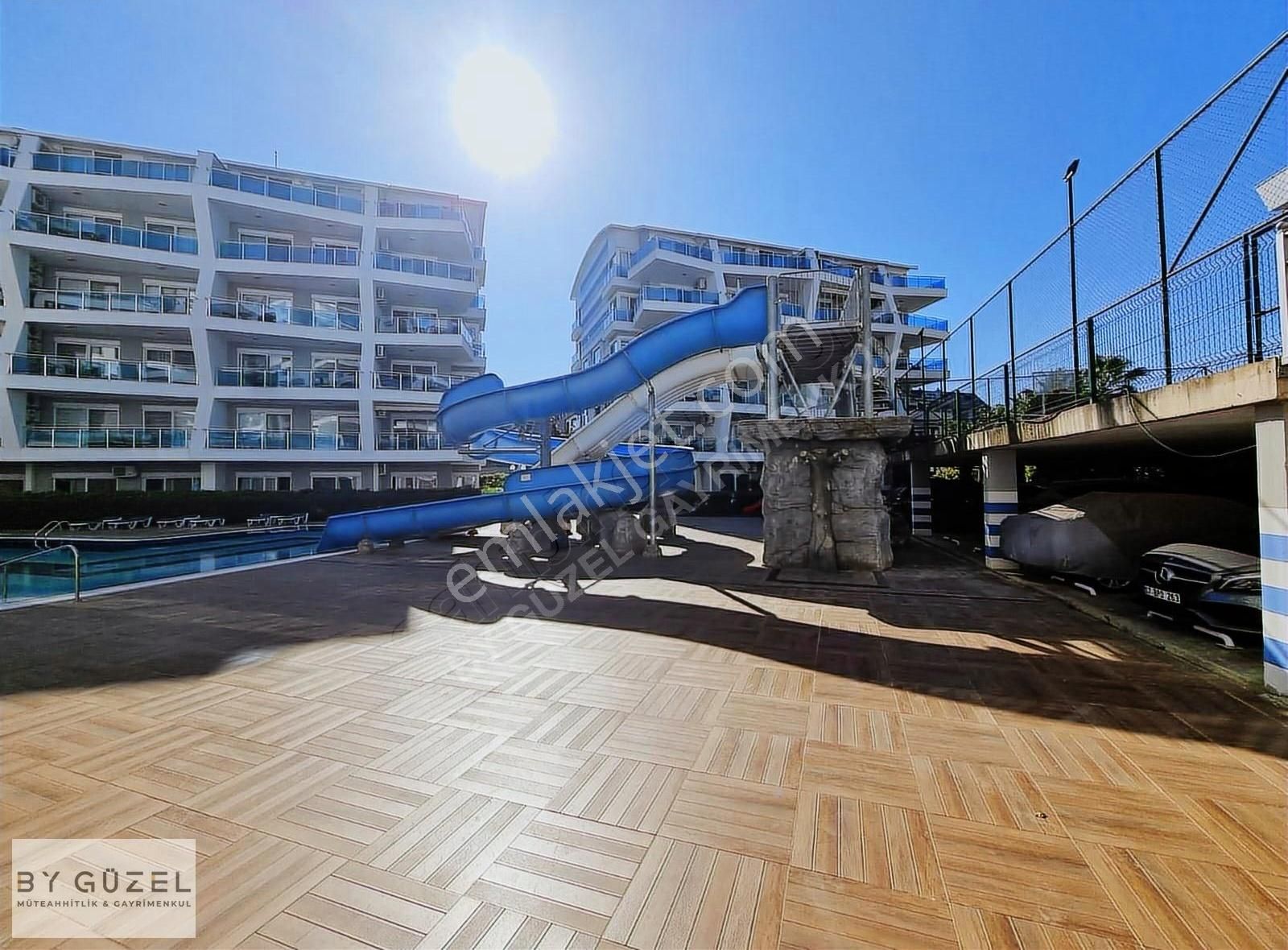 Alanya Oba'da Crystal Nova Sitesinde Satılık 1+1 Eşyalı Daire