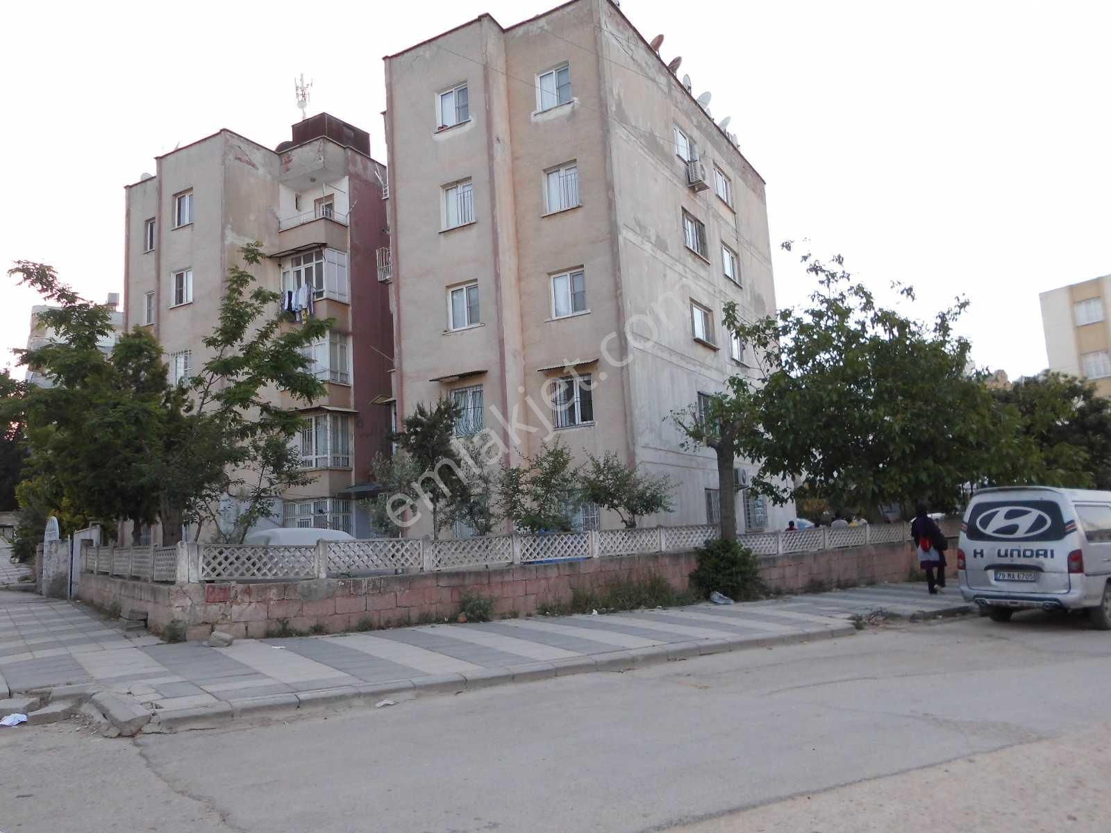 Kilis Beşyüzevler'de Ekrem Çetin Mahallesinde Satılık Daire