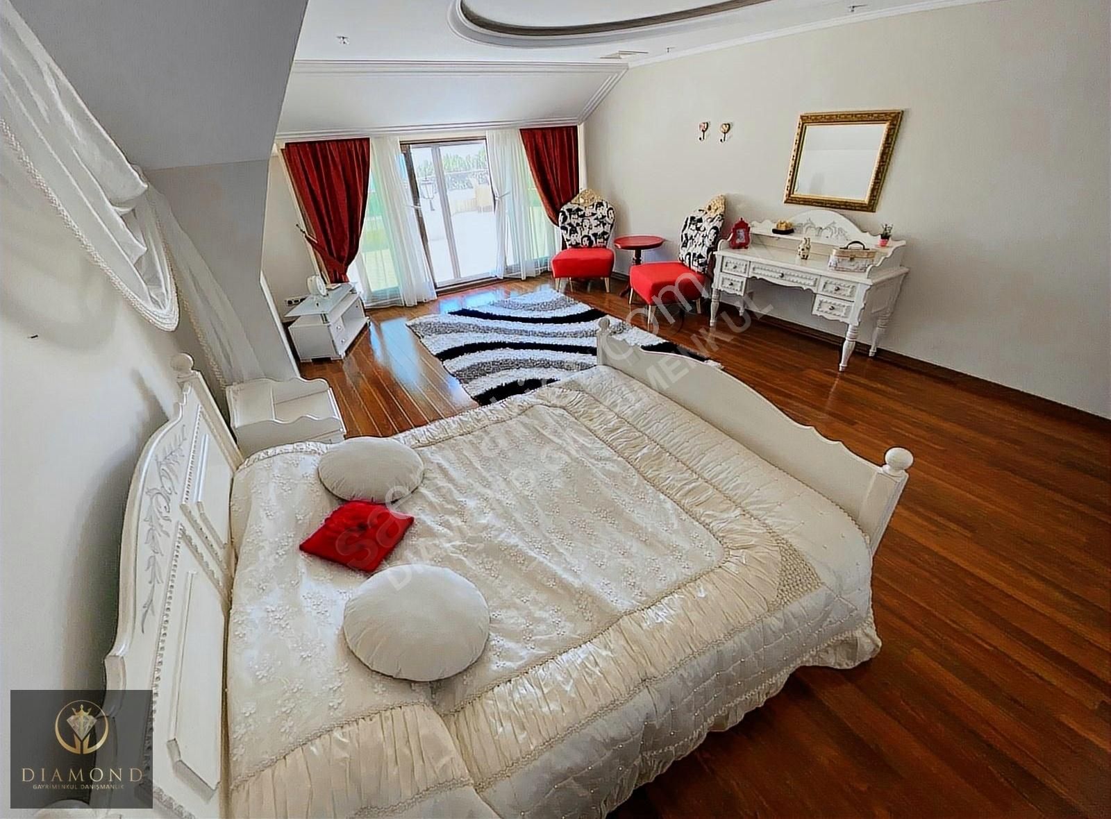 İstanbul'da 12+4 Satılık Yalı Malikanesi Denize Sıfır Müstaki Havuzlu - Görsel 21