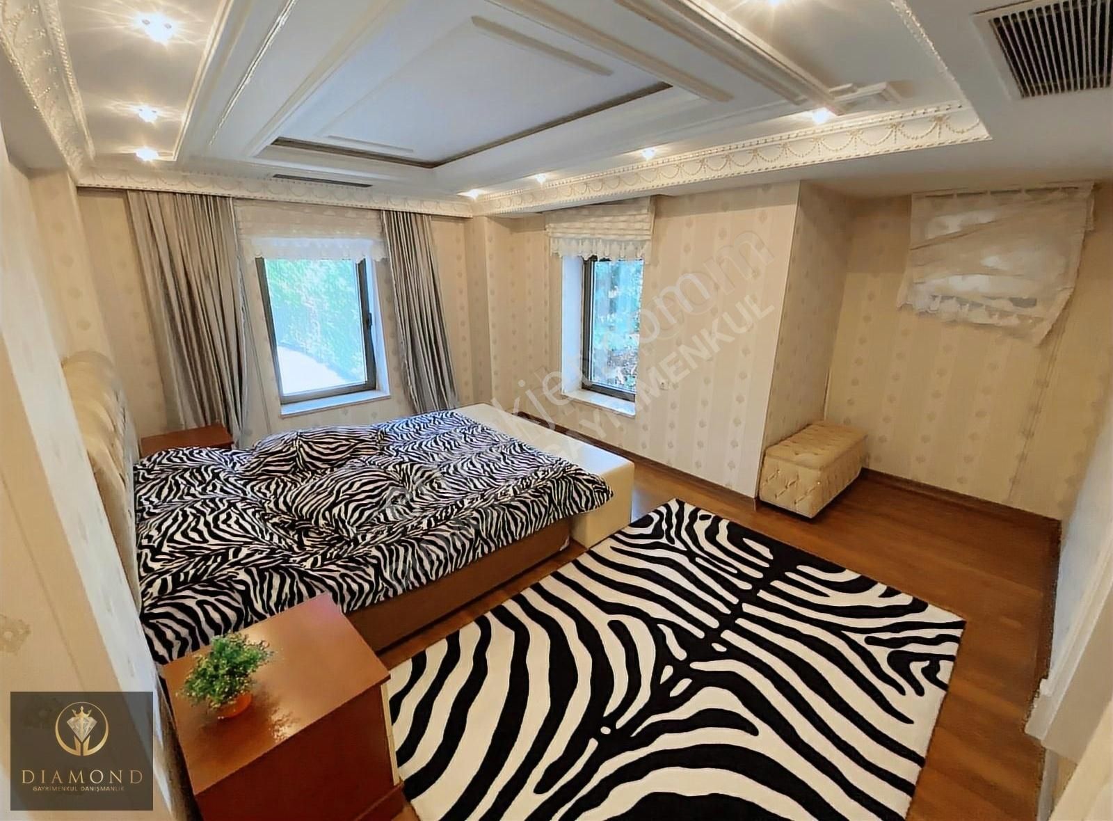 İstanbul'da 12+4 Satılık Yalı Malikanesi Denize Sıfır Müstaki Havuzlu - Görsel 24