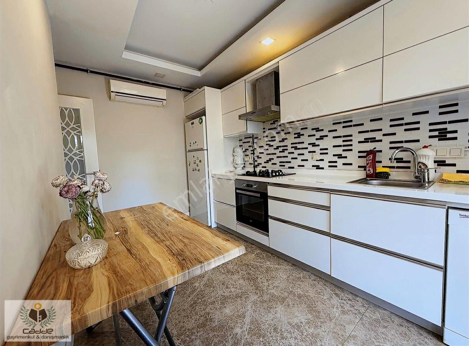 Limanda Lüks Site İçerisinde Eşyalı D.gazlı 3+1 Daire