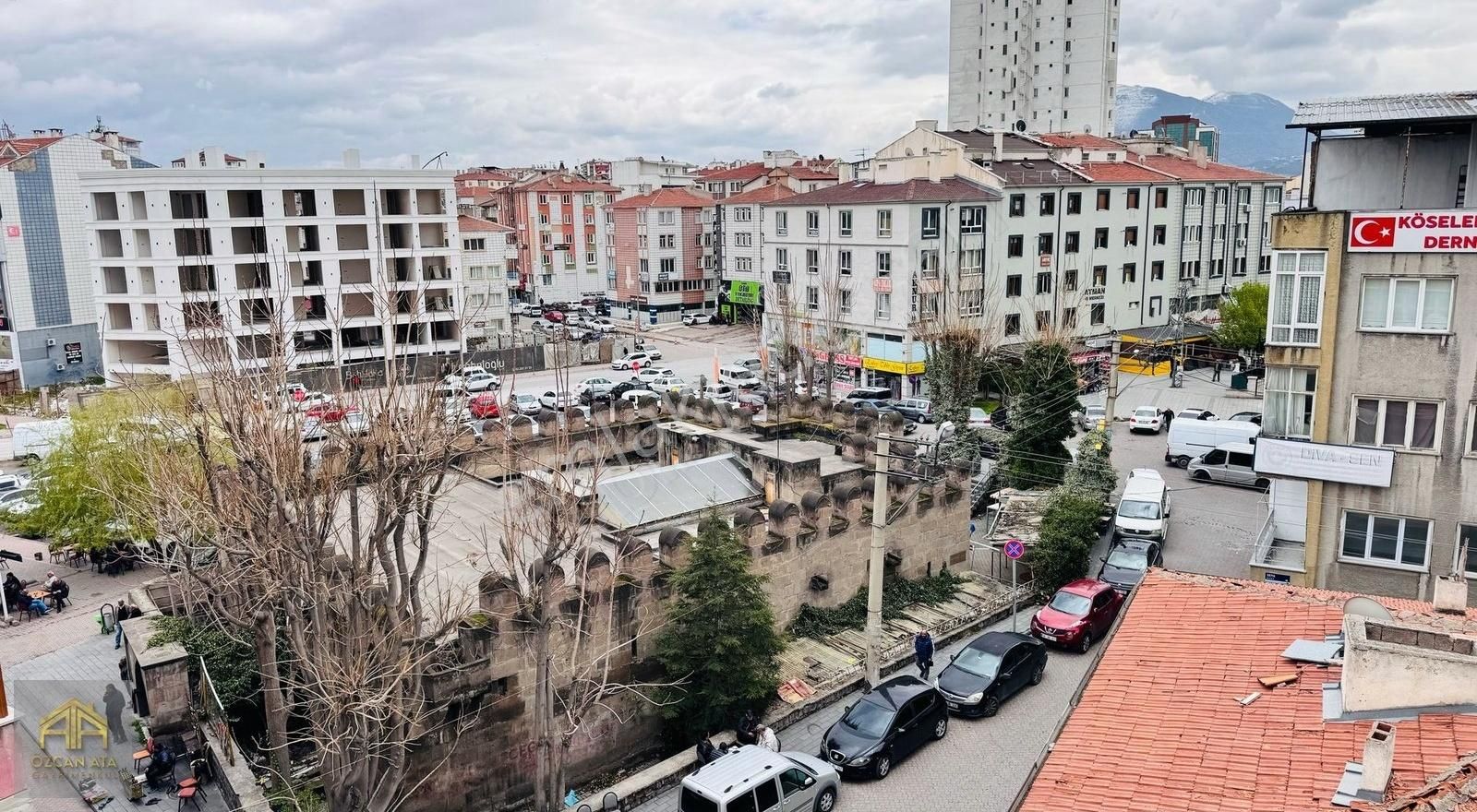 Özcan Ata'dan Hunat Mahllesinde Teras Kat Daire