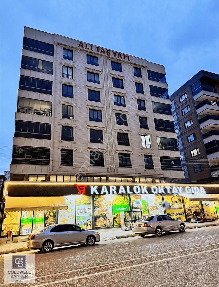 Cb Acar'dan Badıllı'da Cadde Üstü Göbek Daire