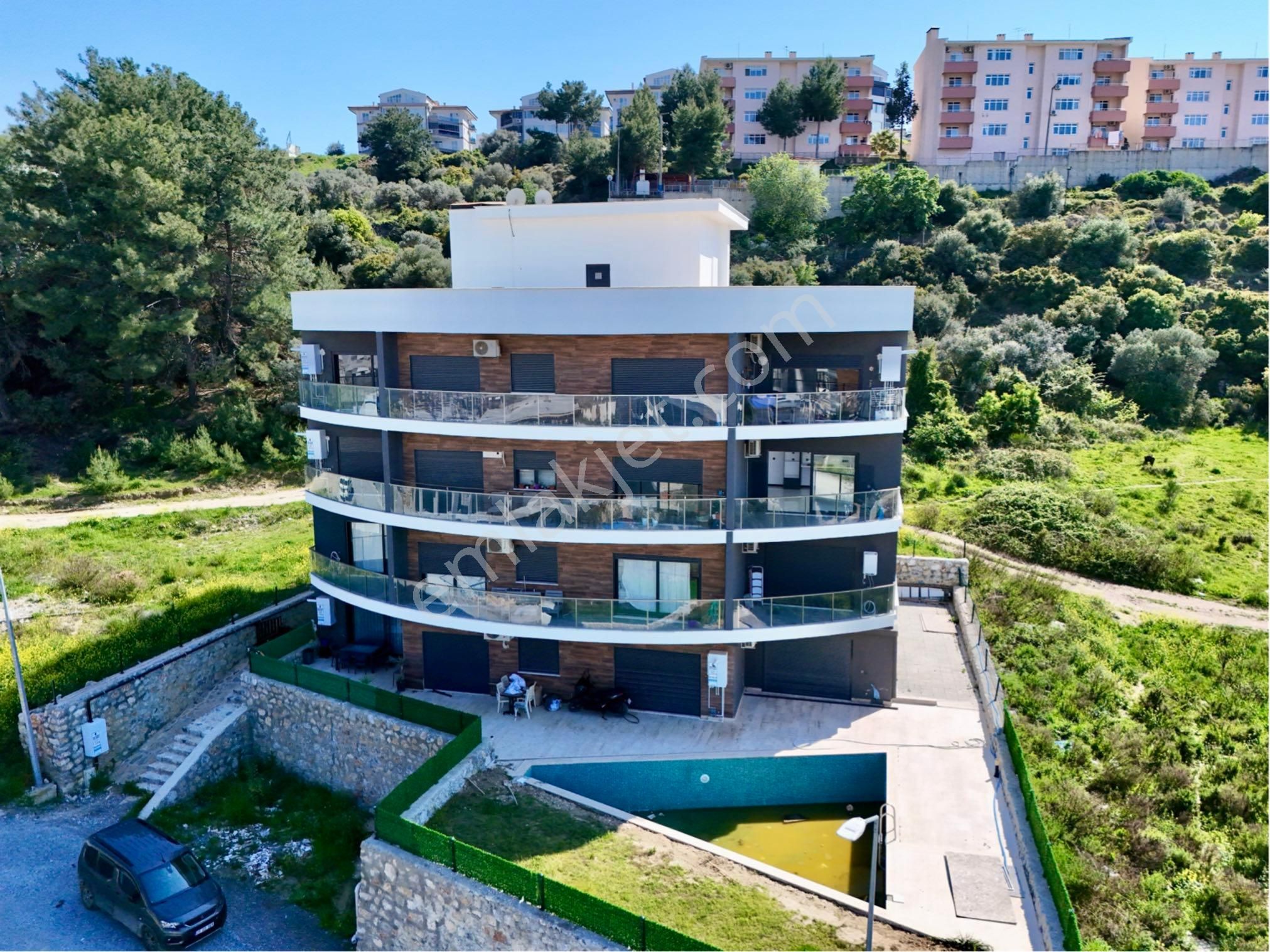 Kuşadası Satılık Arakat 2+1 Daire