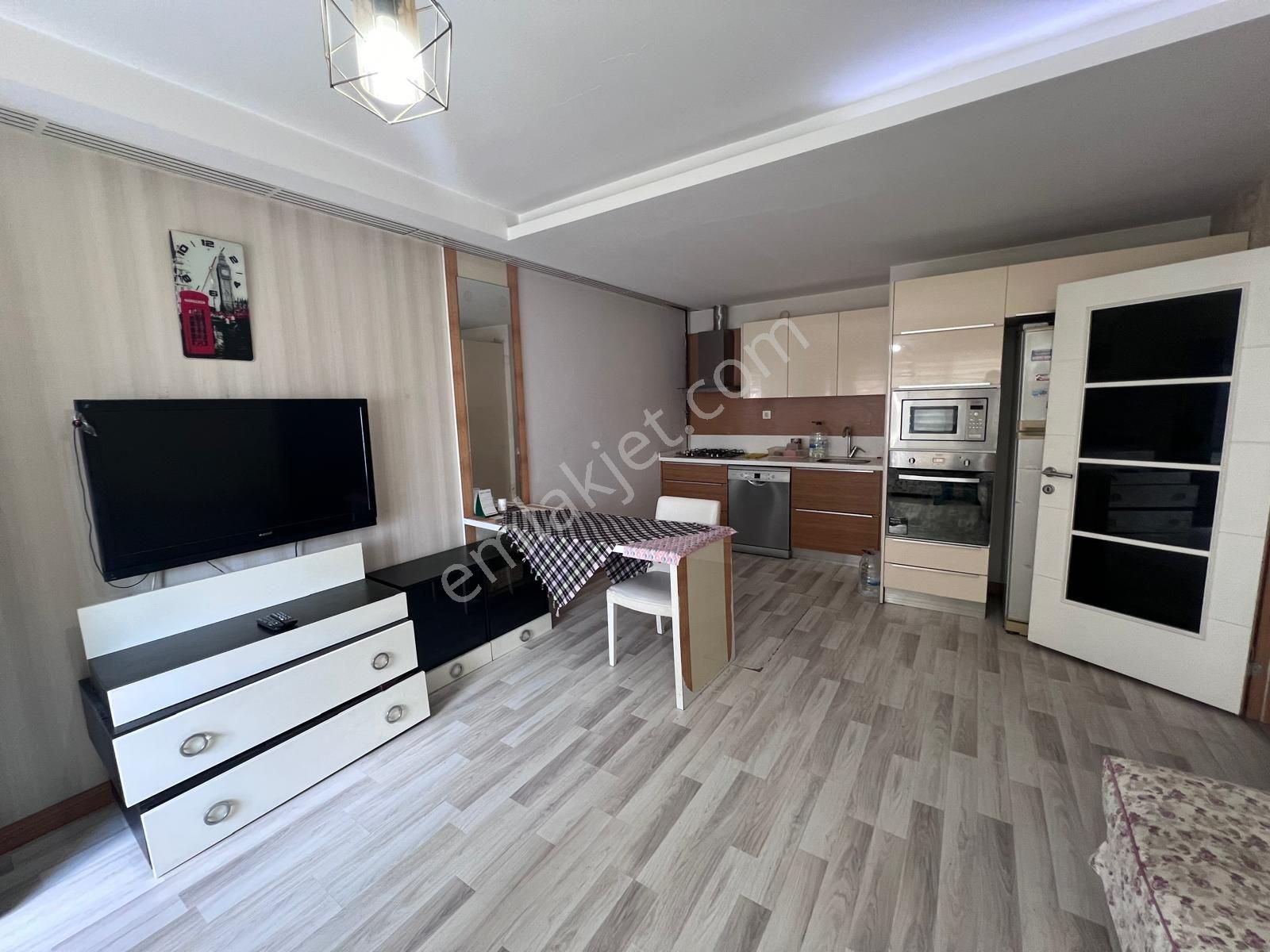Pinarda 2+1 Semt Pazari Yaninda Site İcerisinde Super Lux Daire