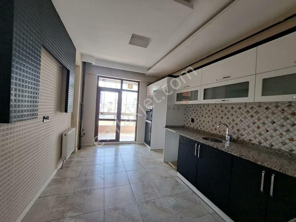 Fetih Cd Arakat Site İçi 3+1 Full