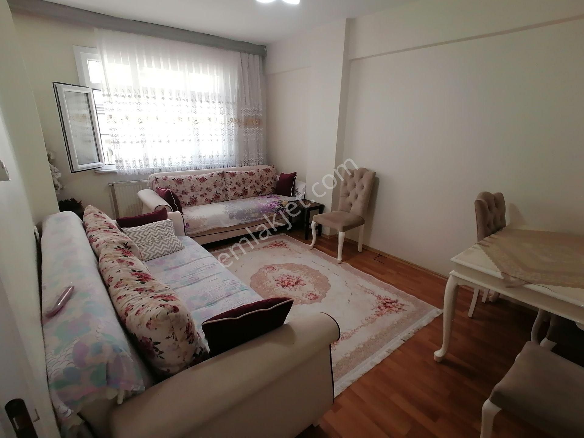 Yenibosna Ahmet Yesevi Caddesinde İki Kat Eksiği Olan Binada Satılık 2+1 80 M2 Daire