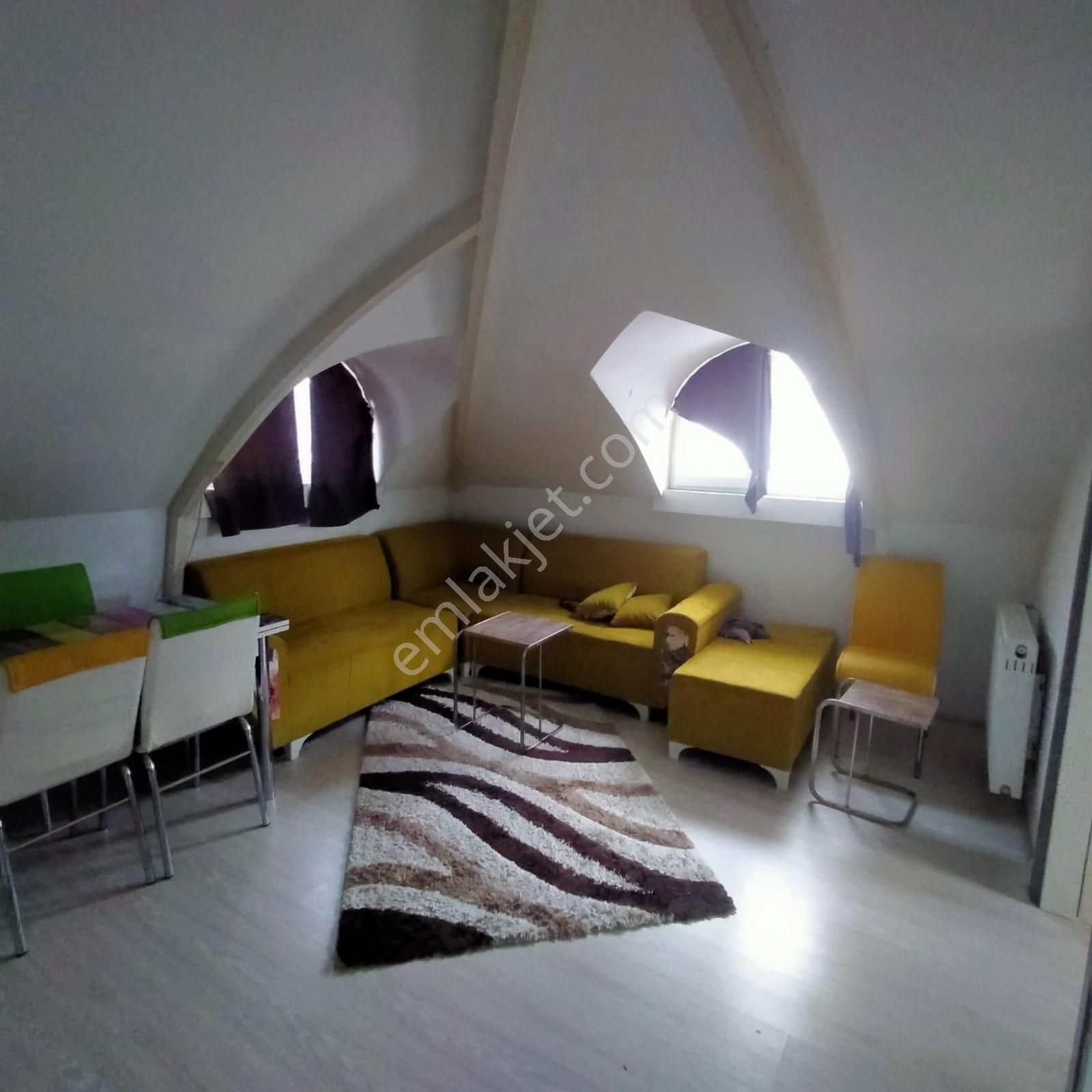 Ender Uysal Gayrimenkulden İncilipınarda Kiralık 1+1 Çatı Katı.