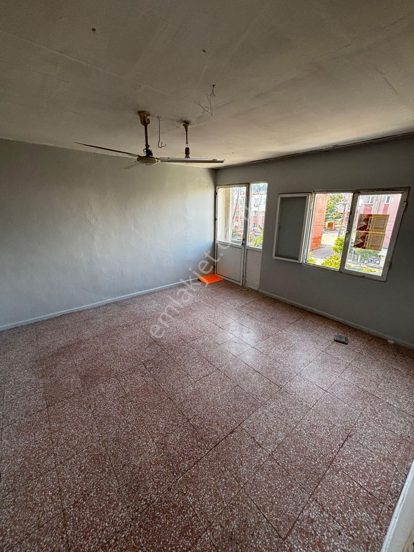 Adana Çukurova Belediye Evleri Mahallesi Satılık 2+1 Daire