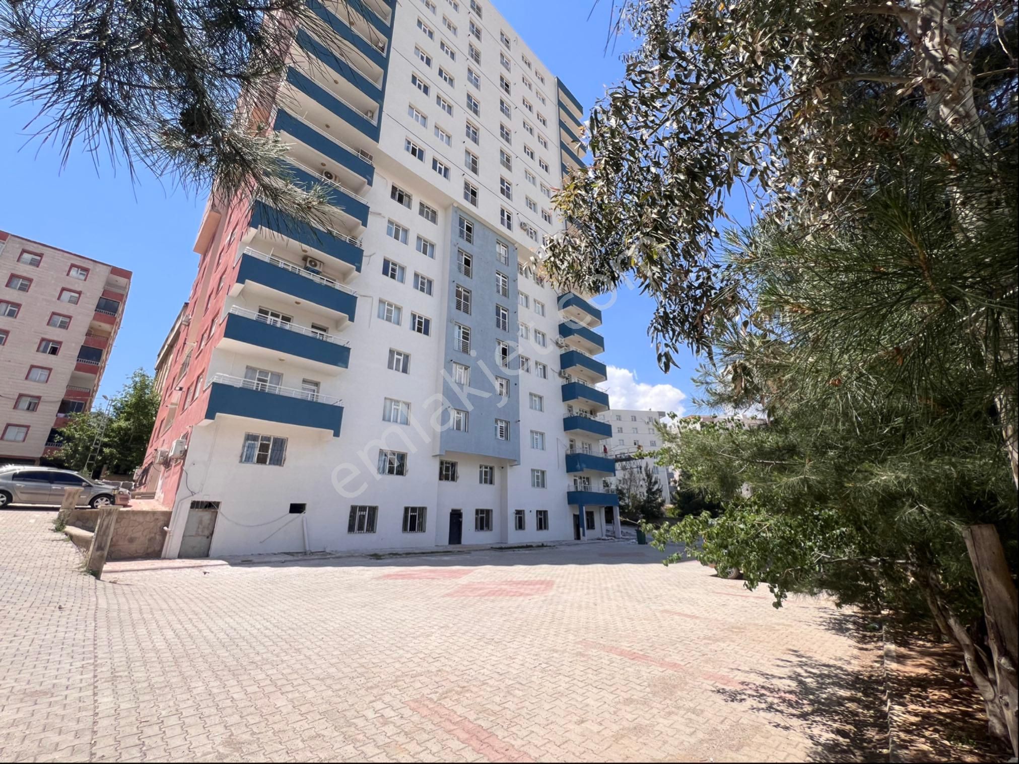 Murat Emlaktan Perşembe Pazarı Yanı Siteli 3+1 Dairemiz Satılıktır