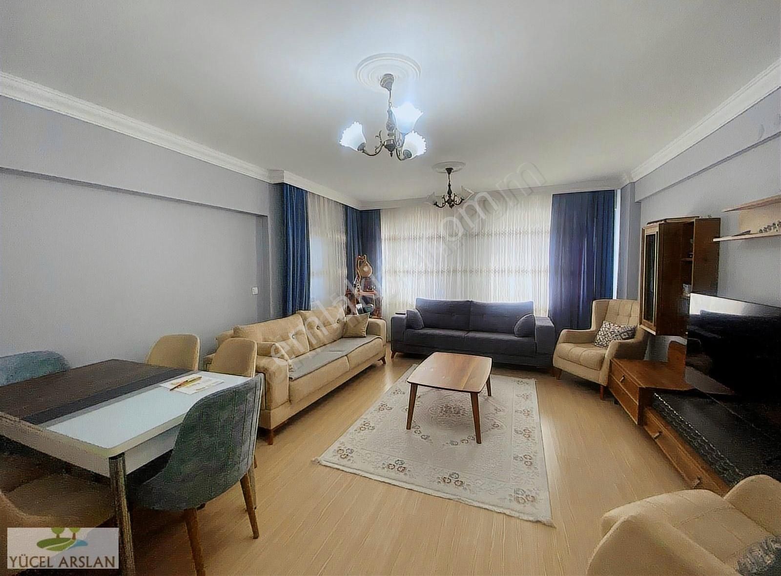 Çiğli İnönü Mahllesinde Satılık Site İçind 3+1 Daire Doğalgazlı