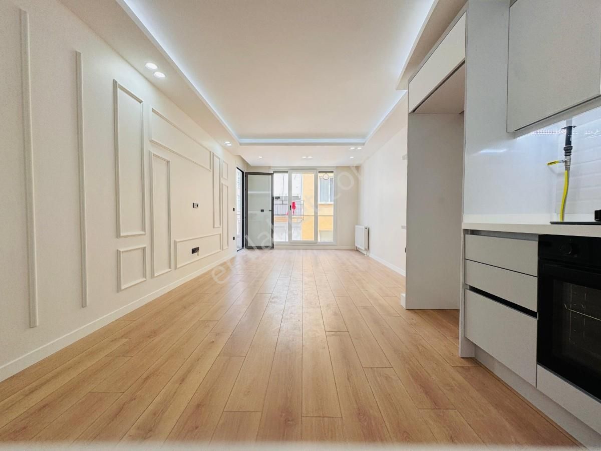 Küçükyalı, Sıfır Projede Lüks 2+1 Balkonlu Daire 72 M2 Net Daire