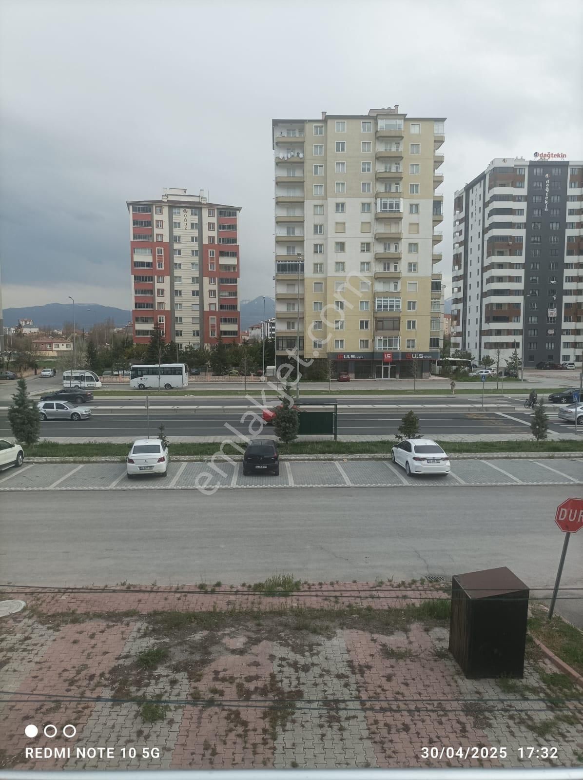 Seyrani Mahallesinde Kombili 3+1 Satılık Fırsat Daire