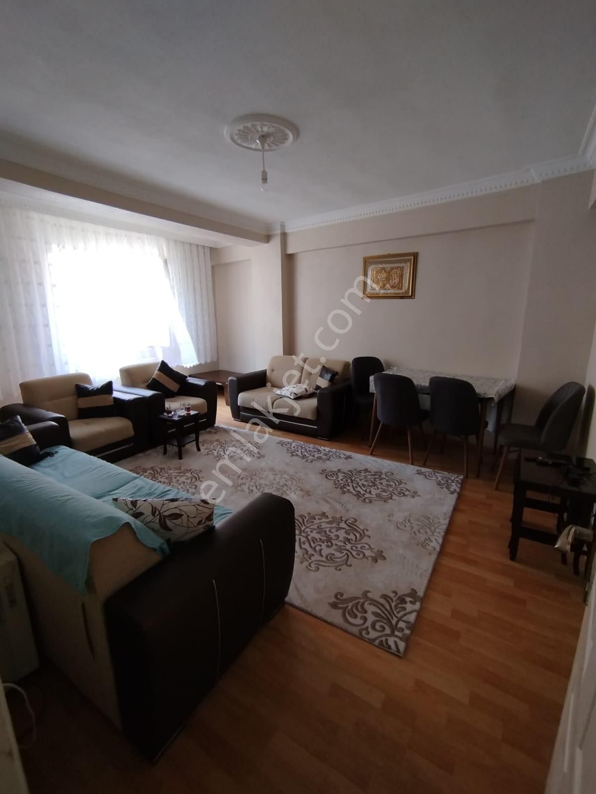 Hicret Emlaktan Esenler Fatih Mah.2+1 100 M2 Satılık Daire Acil