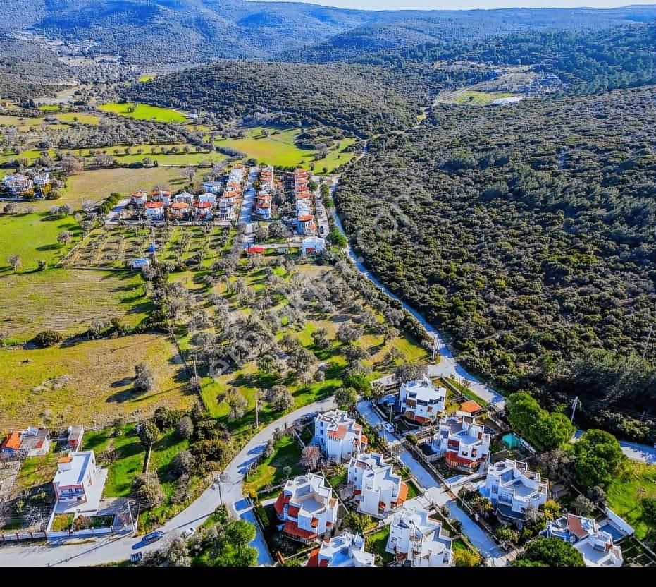 Urla Özbek De Satılık Tarla
