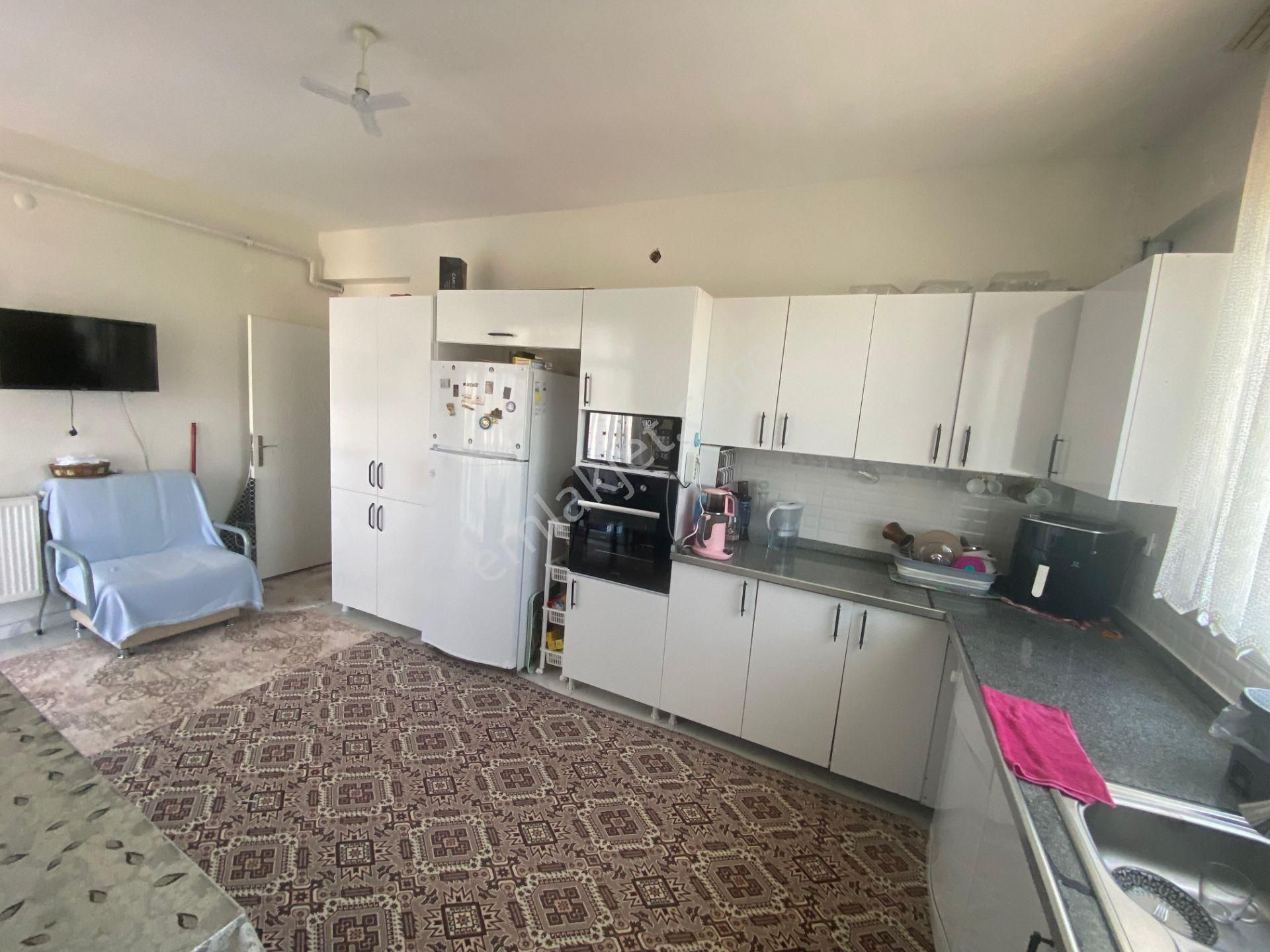 Seyrantepe Toplu Konutta Satılık 3+1 Daire
