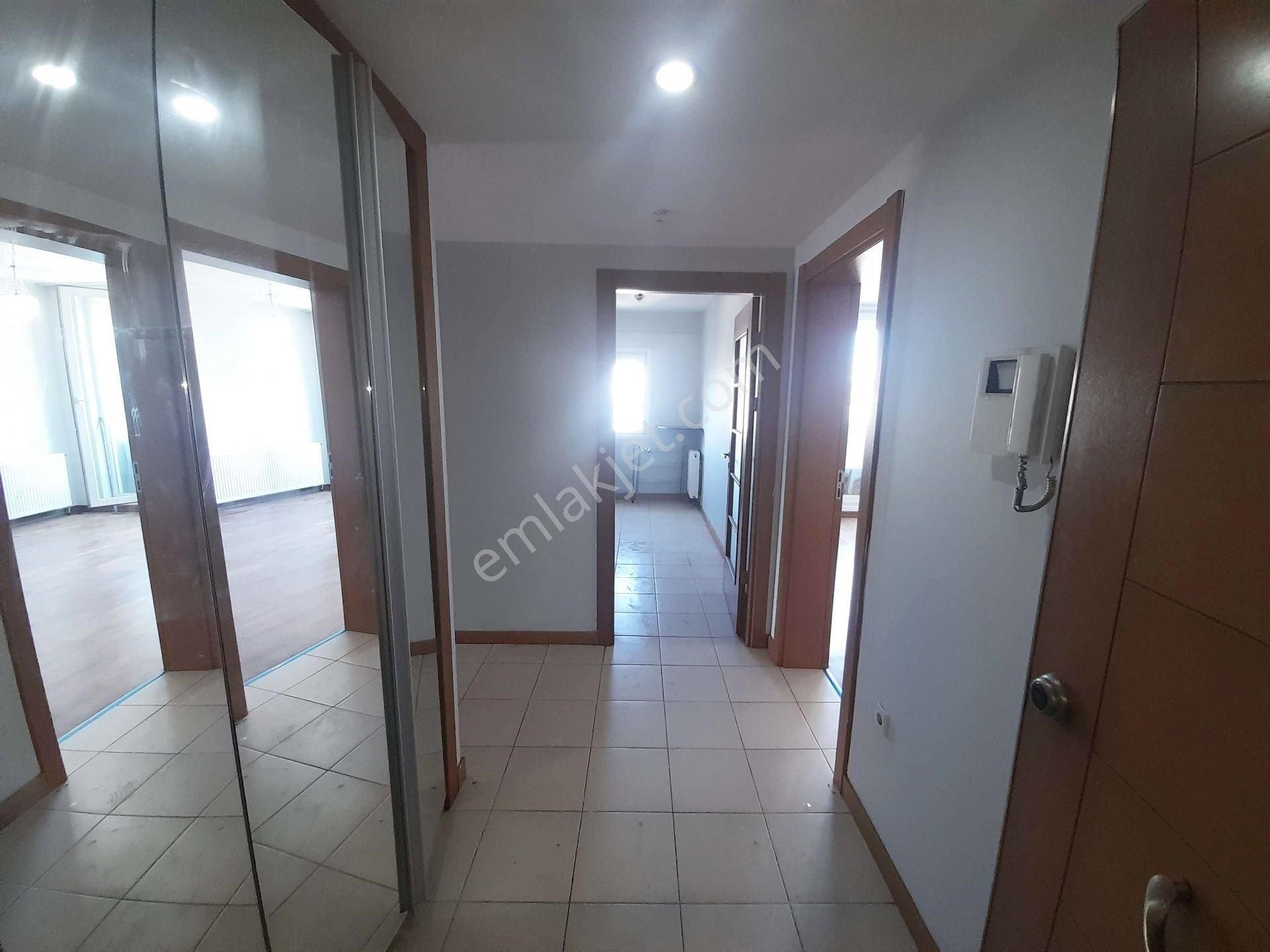 Solarkent Sitesinde Ara Kat Ebeveyn Banyolu 3+1 Satılık Daire - Görsel 9