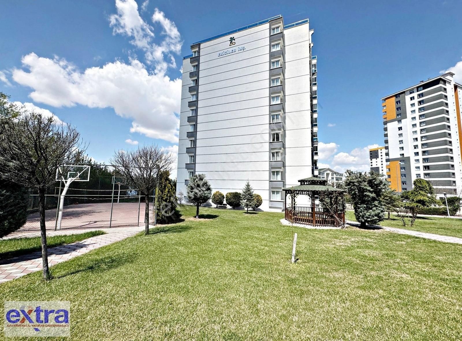 Extra Zirve-bağlıca Merkezde Geniş Peyzajlı Sitede 4+1 Daire