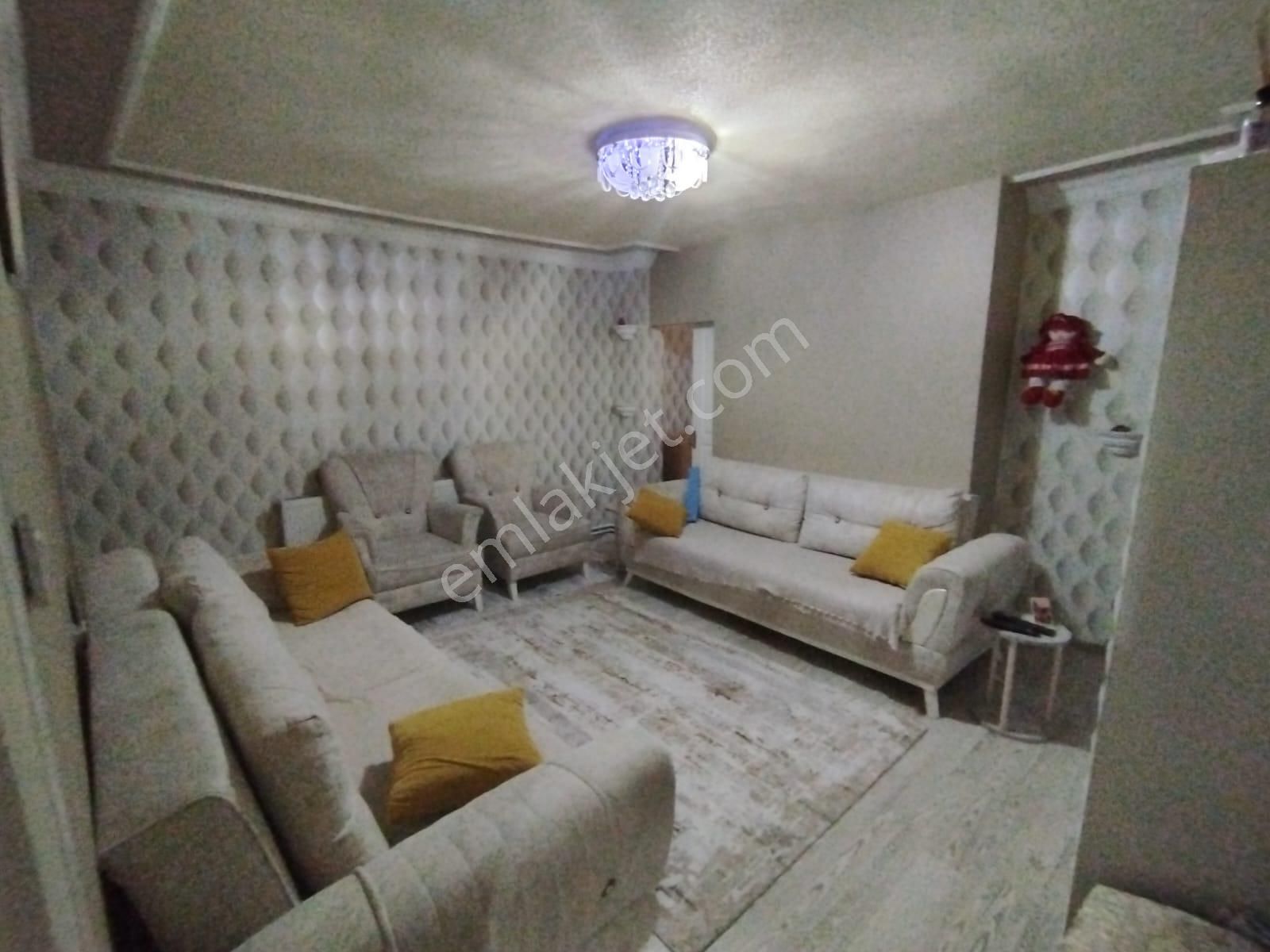 Barışyolu Cadde'ye 1 Bina 3+1 Yapılı Balkonlu!!!!