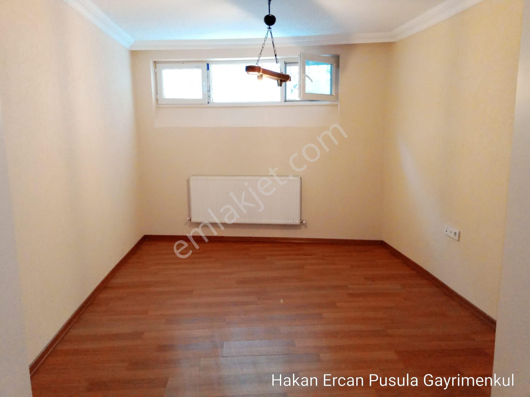 Kadıköy Moda'da Tamamen Yenilenmiş Özel Bahçe Kullanımlı 65 M2 2+1 Kiralık Bahçe Katı