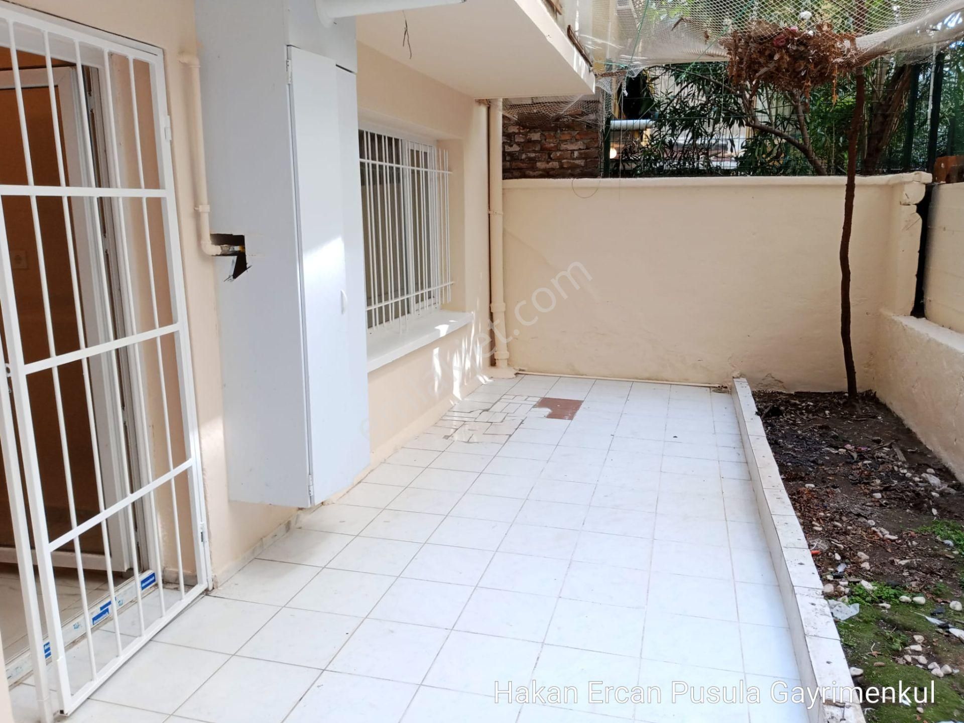 Kadıköy Moda'da Tamamen Yenilenmiş Özel Bahçe Kullanımlı 65 M2 2+1 Kiralık Bahçe Katı