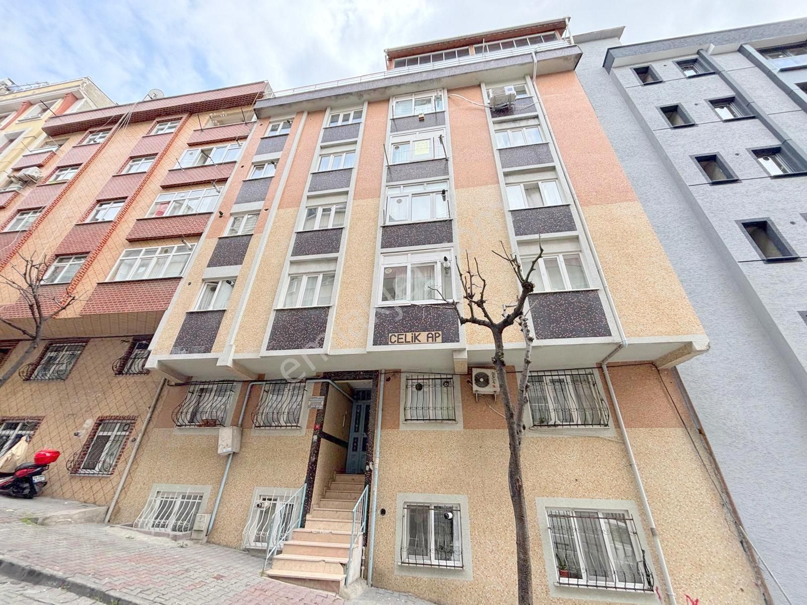 İsa Gayrimenkul Den Acilll Üçevler Camii Yakını 4+1 Dublex Daire