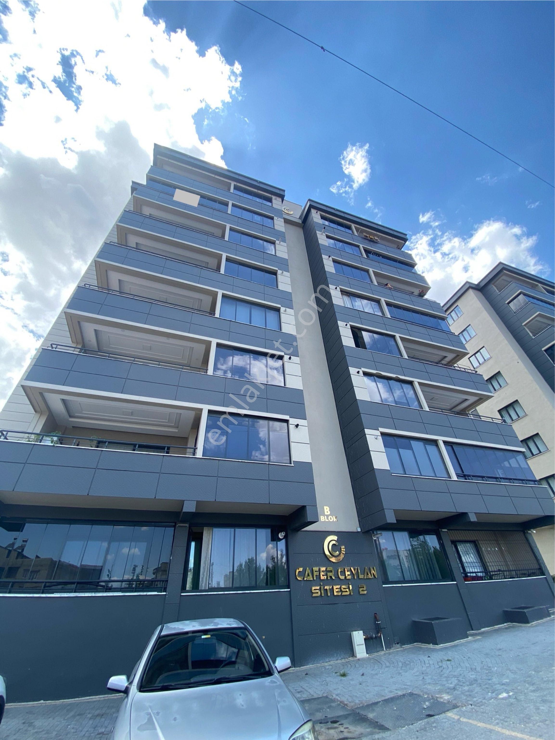 Geylani De Yerden Isıtma 2.5+1 Lüx Göbek Daire