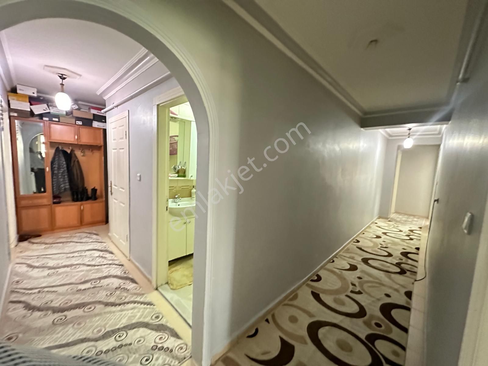Etimesgut Etiler Mahallesinde 3+1//120m2 14 Yıllık Geniş