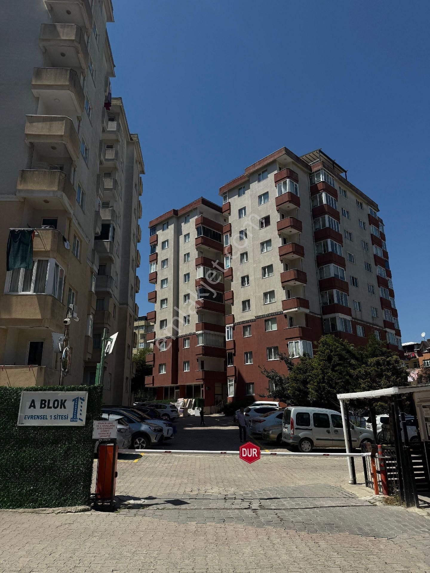 Satilik Daire Umraniye Yukarı Dudullu Site İçerisinde 3+1