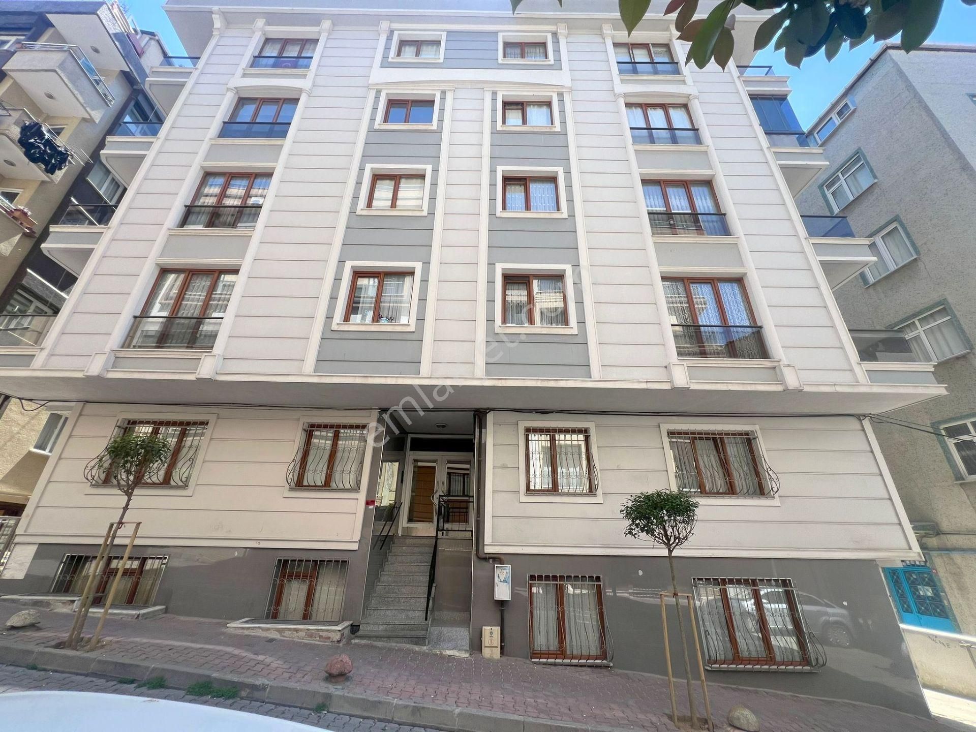 İsa Gayrimenkulden 10 Yıllık Masrafsız Kullanışlı 3+1 Ara Kat
