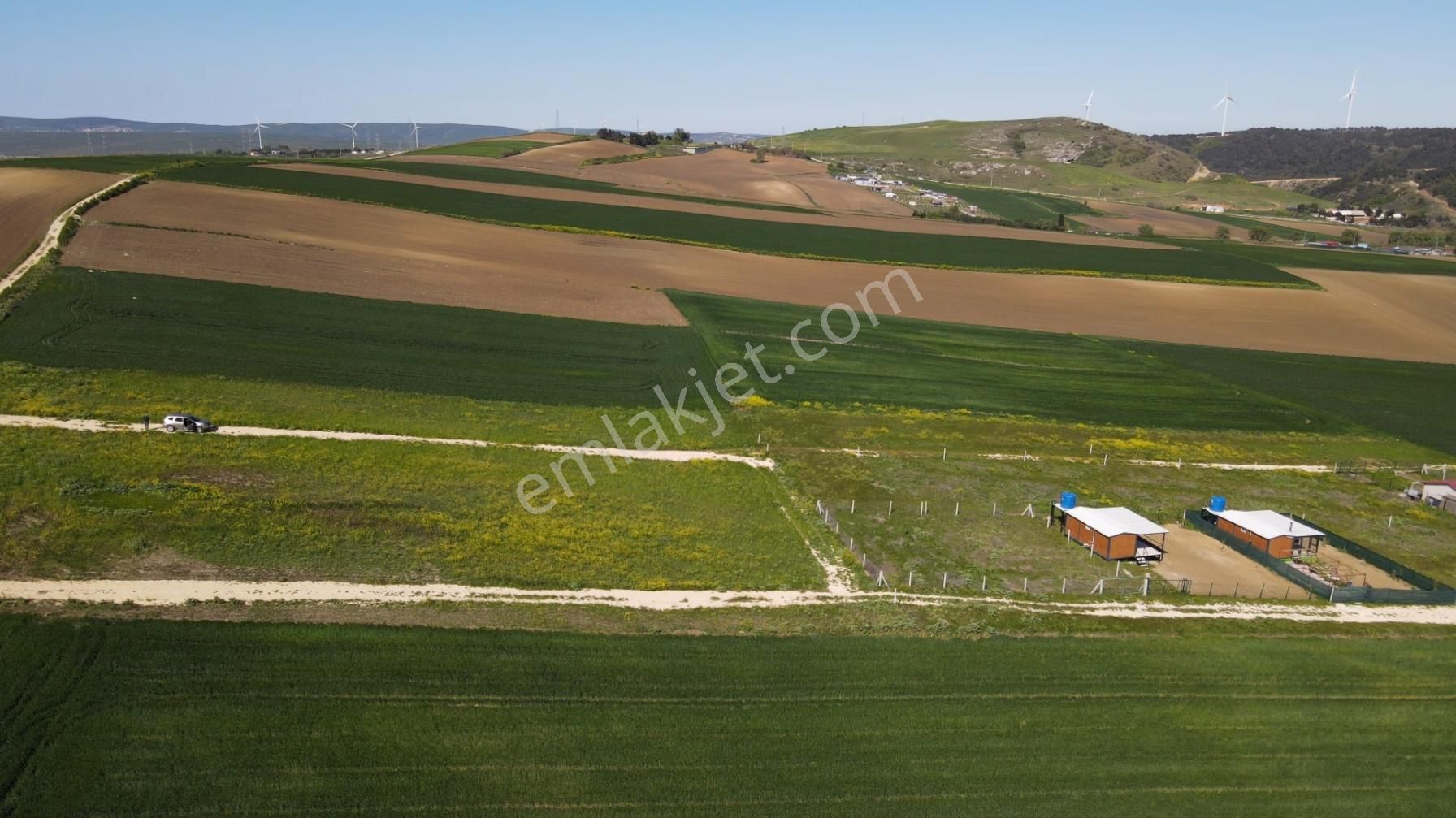 Çatalca Elbasan'da Tepe Konumda Fırsat Tarla Yolu Açık 241 M2