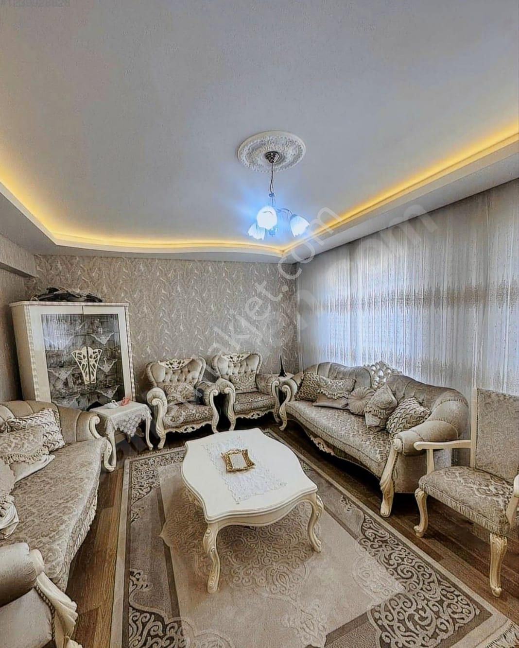 Dinçarslan Gayrimenkul ^ Fıstıklıda Satılık 3+1 Daire