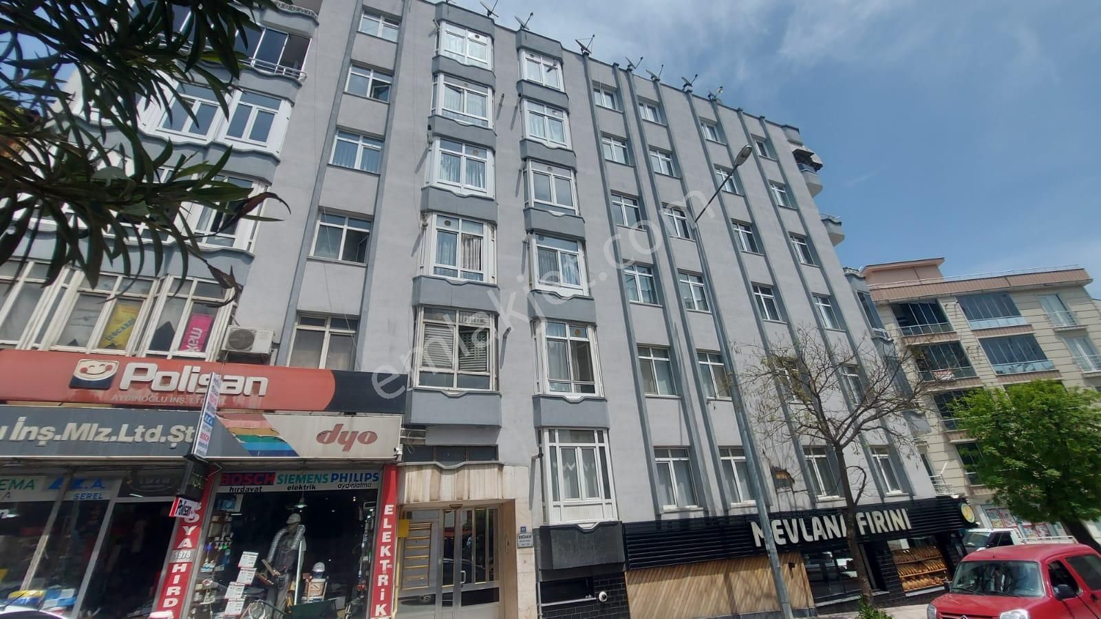 Tüm Dolmuş Hatları Güzergahında, Asansörlü Kiralık 3+1 Daire