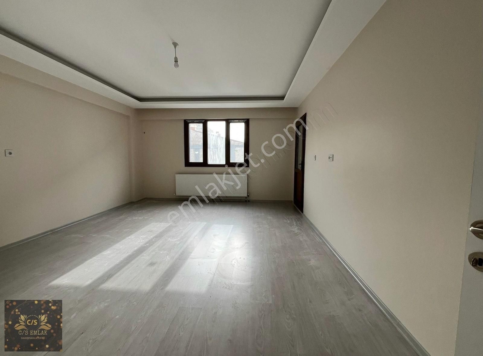 C/s Emlak'tan Turgutlu Özyurt Mahallesi Asansörlü Satılık Daire
