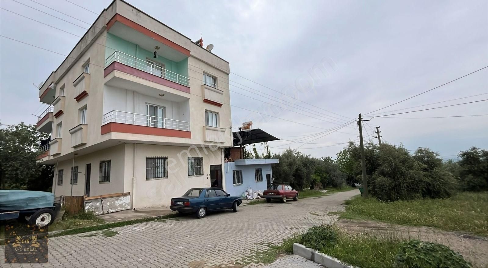 Derbent Mahallesi Satılık 160 M2 3+1 Sıfır Ayarında Daire