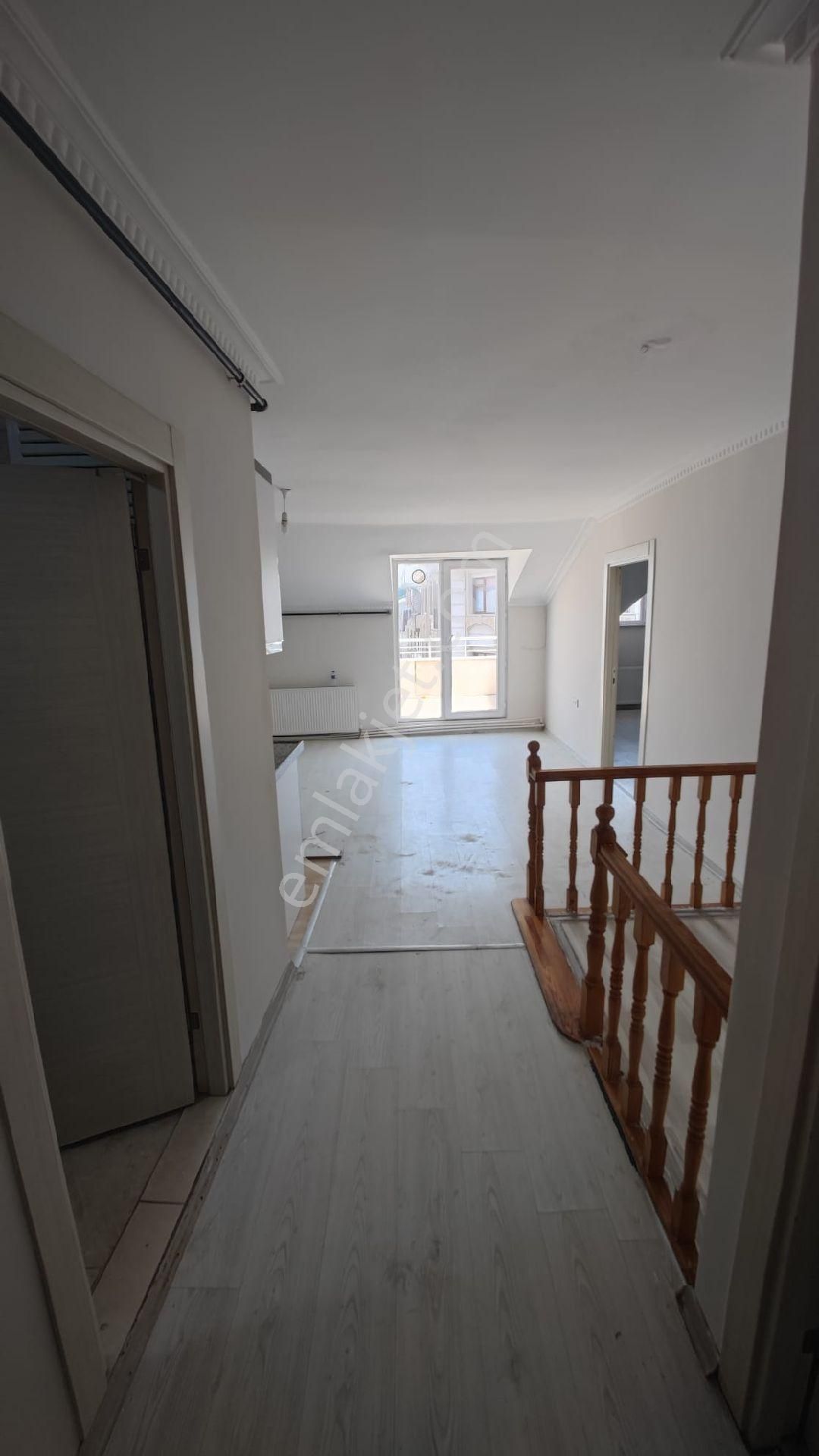 Arı Emlak'tan Kiralık 90m2 2t1 Daire