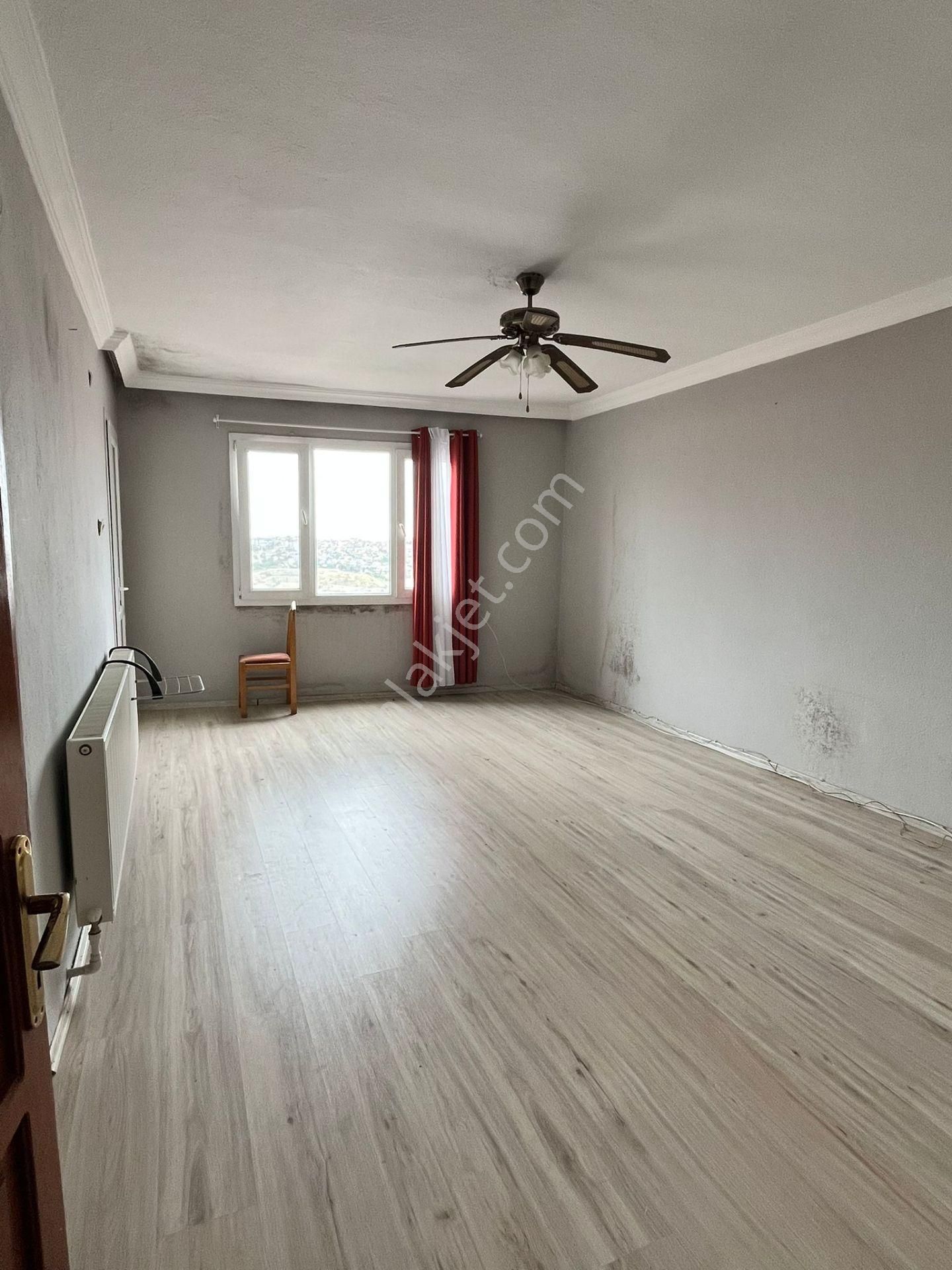 Konak Mehtap Mah.de 2+1 90m2 D.gazlı Ayrı Mutfak Balkonlu Kiralık Daire