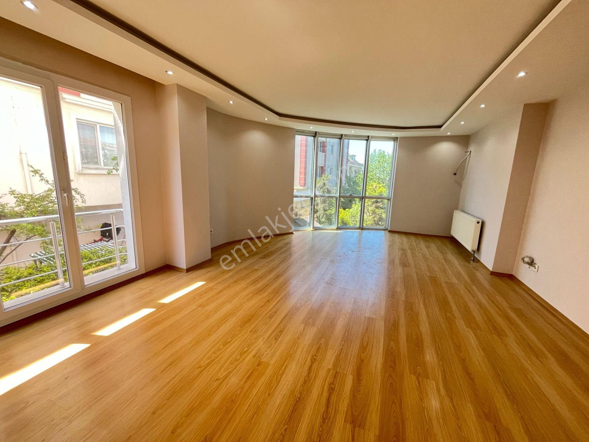 Büyükçekmece Atatürk Mah Havuzlu Sitede Ultra Lüks 4+2 Kiralık Dubleks