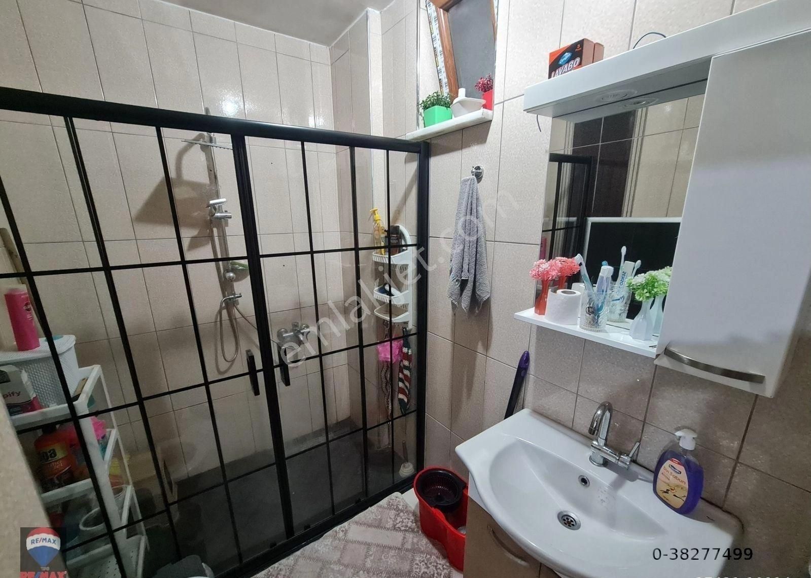 Metroya 200mt! Yeni Binada & Hemen Taşınmaya Uygun Boş Daire % - Görsel 14