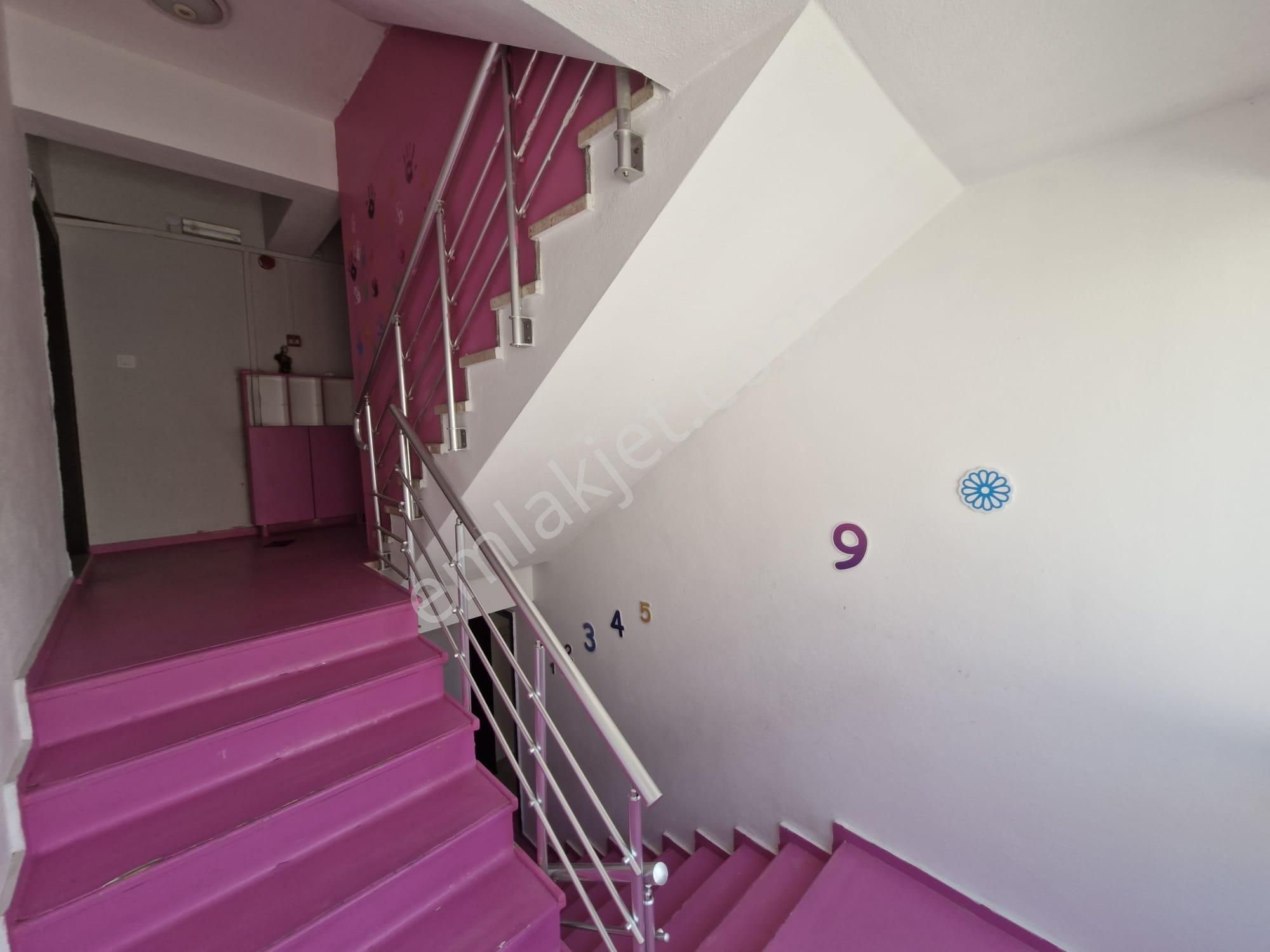 Ön Emlak'tan Burhaniye Merkeze Yakın Komple Bina Olarak Kiralık İş Yeri! - Görsel 33