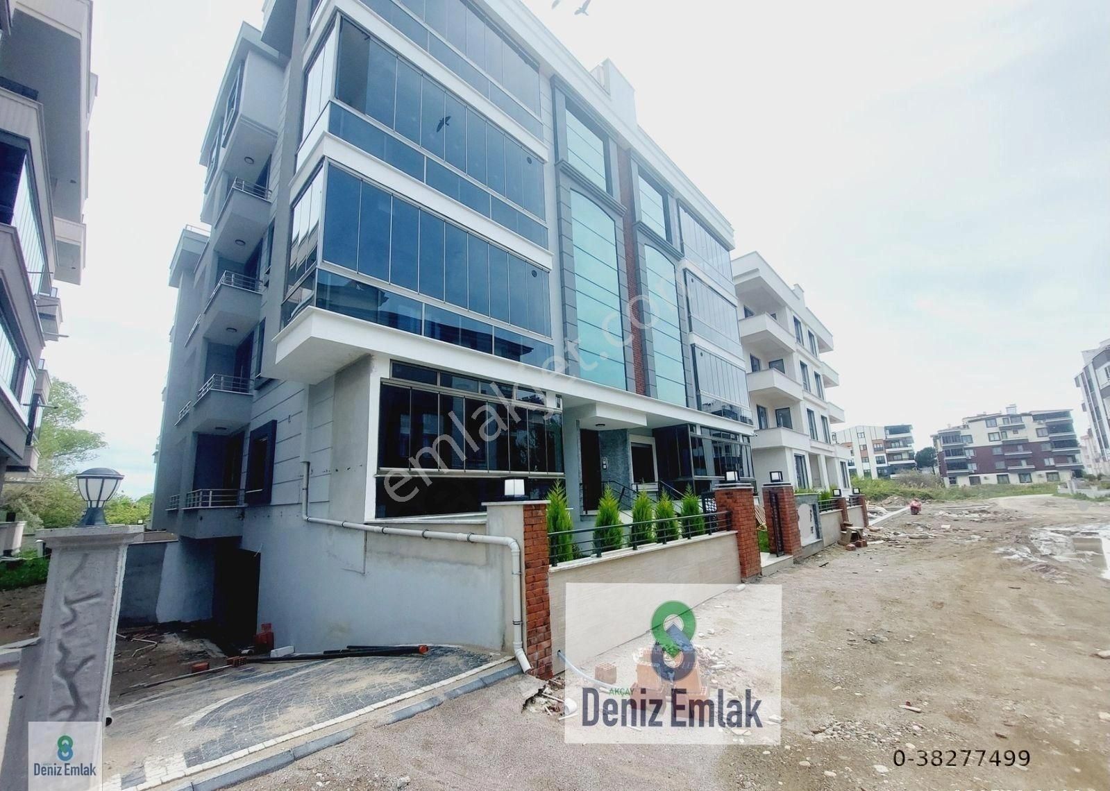 💥denizden Akçayda Ön Cephe Kapalı Otoparklı Yerden Isıtmalı Satılık 2+1 Daire.